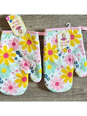 Dolly Parton Floral Oven Mitt Set of 2 7x10 Multicolor Pink Cotton/Poly